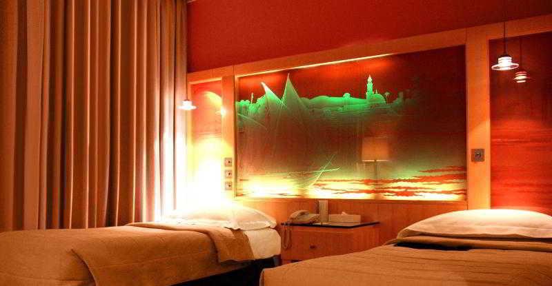 Hotel Le Royal Tower Kuwait City Exterior foto
