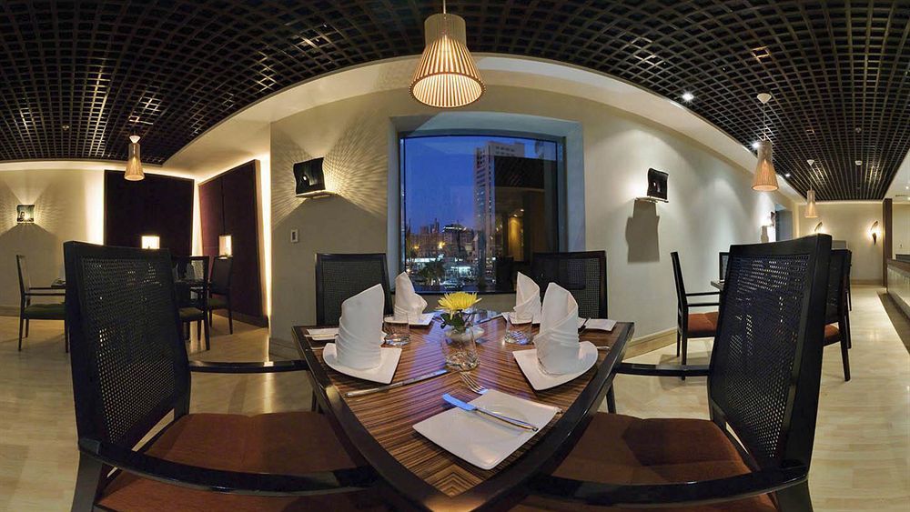 Hotel Le Royal Tower Kuwait City Exterior foto