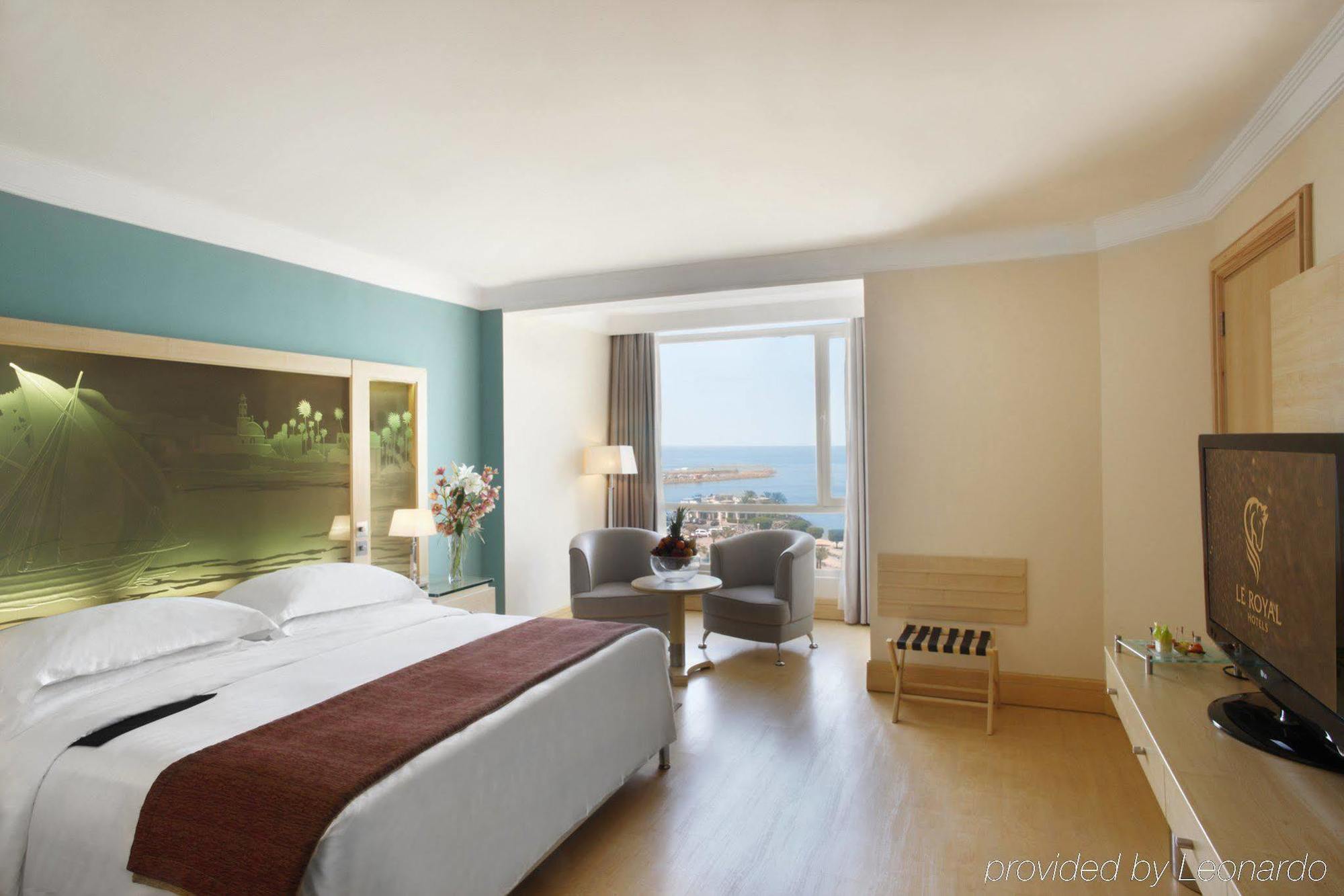 Hotel Le Royal Tower Kuwait City Zimmer foto