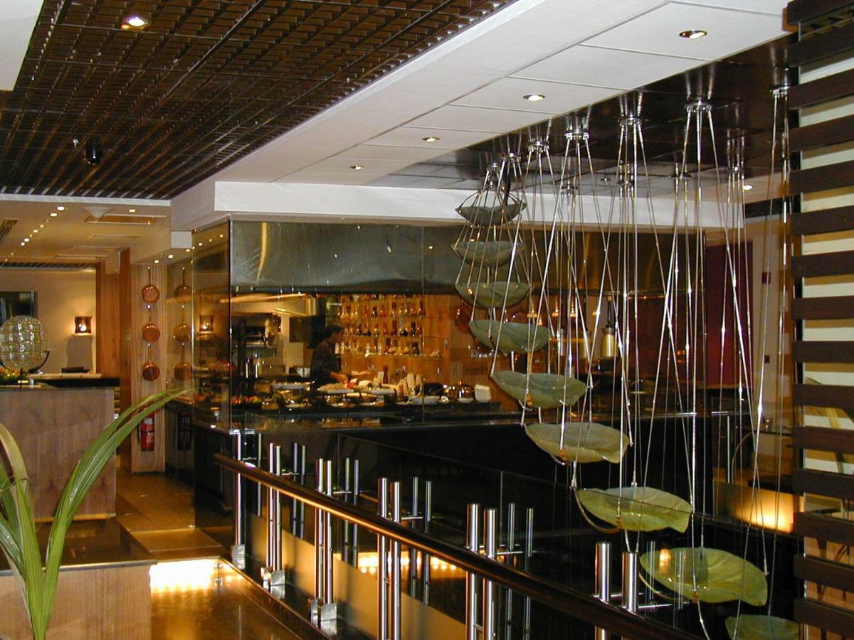 Hotel Le Royal Tower Kuwait City Exterior foto